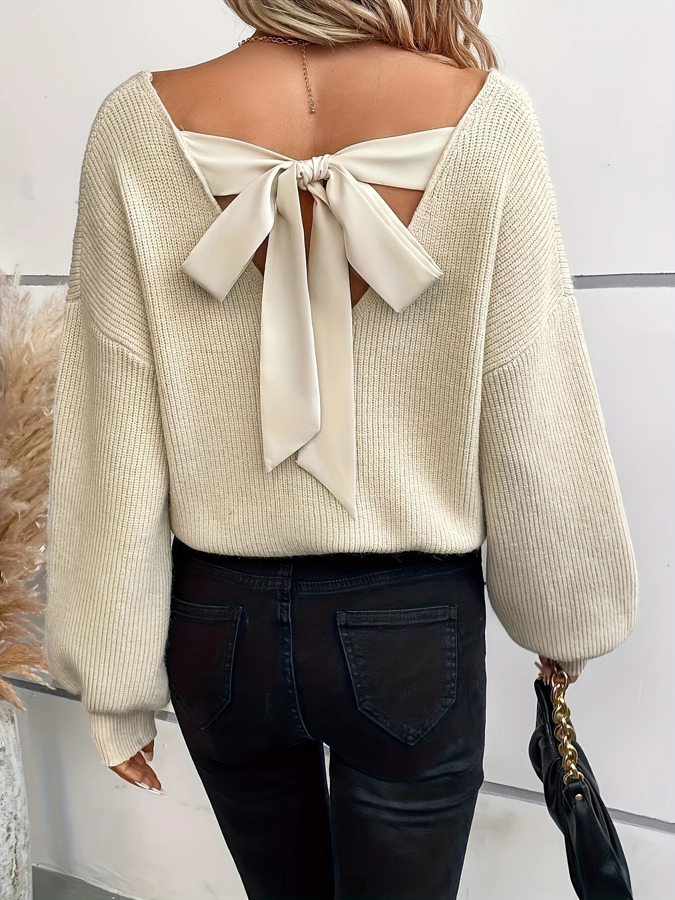 Women’s V-Neck Solid Color Relaxed-Fit Bow Sweater