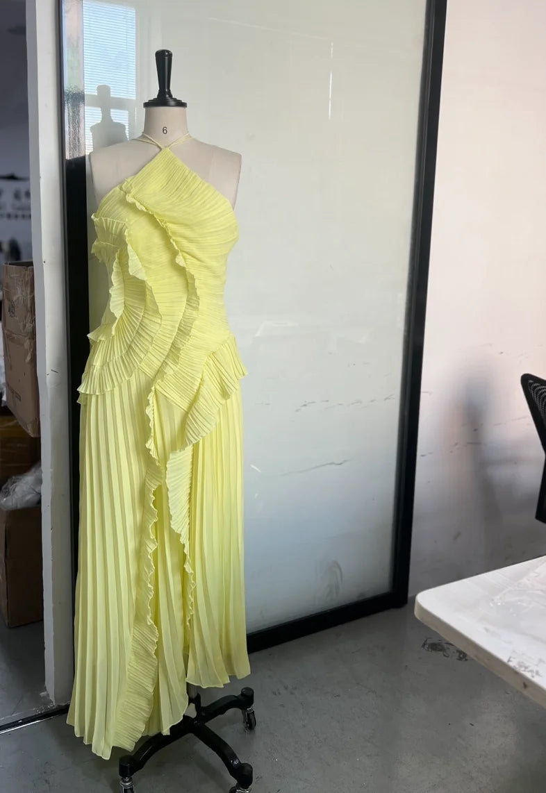 Elegant Purple Halter A-Line Evening Gown – Tiered Ruffle Backless Prom Dress in Chiffon